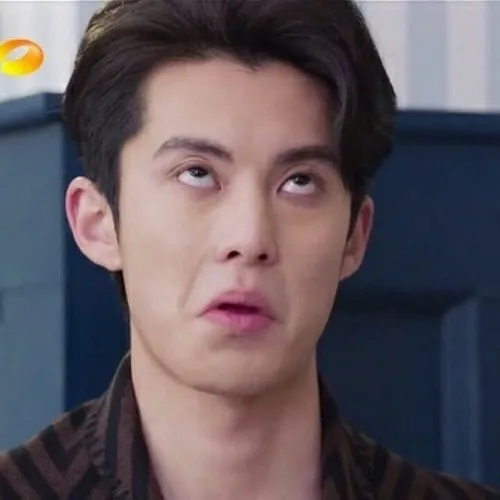 Ảnh chế bĩu môi chán chường chuẩn biểu cảm dân mạng mỉa mai