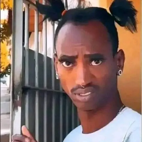 55+ Meme Cười Gượng cho những tình huống khó xử cần nở một nụ cười thân thiện