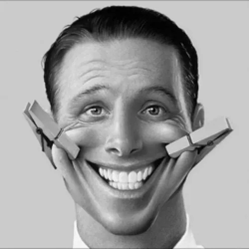 Meme cười gượng và sự thật buồn sau ánh mắt vui