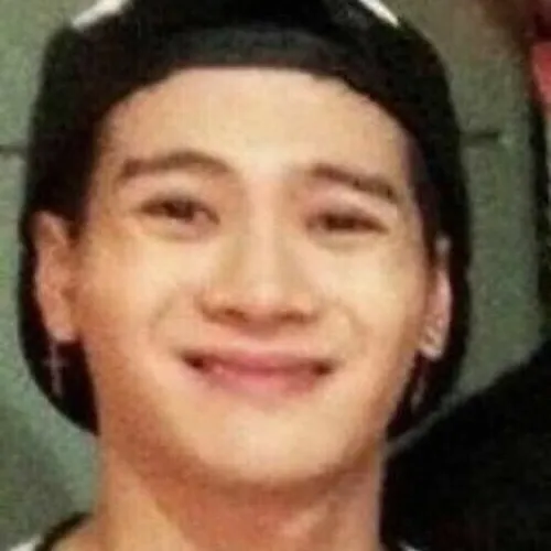 Cười gượng nhưng viral mạnh: vì sao ai cũng thấy mình