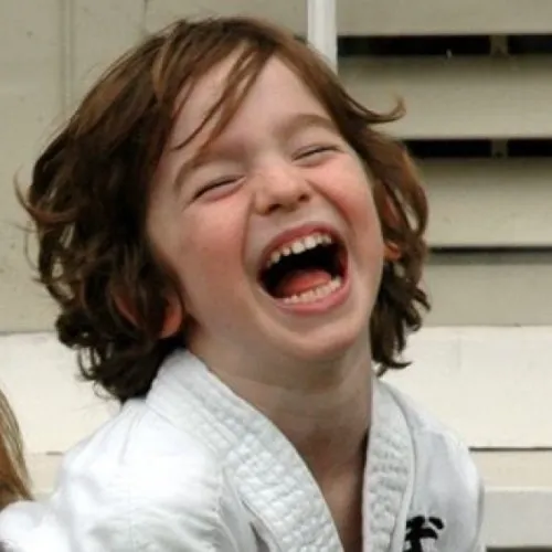 Hình meme hài chèn caption “đi vào lòng đất” cực mặn