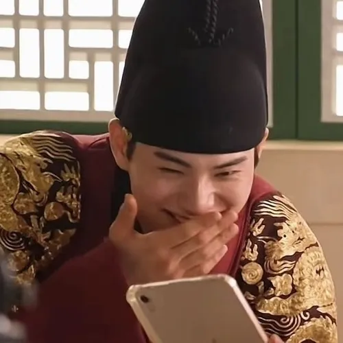 Meme chế biểu cảm troll nhẹ nhìn là bật cười