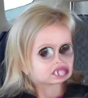 Ảnh chế biểu cảm nghiêm nghị nhưng ẩn ý hài hước sâu sắc