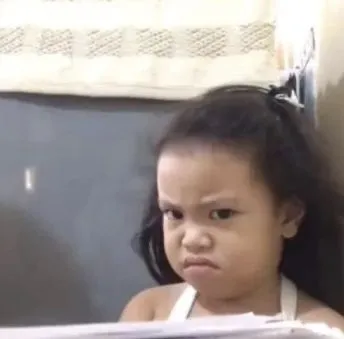 Ảnh hài biểu cảm phán xét tinh tế phản ánh cảm xúc thực tế