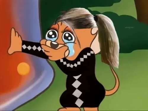 Meme chuột sụt sùi bên miếng bánh vỡ