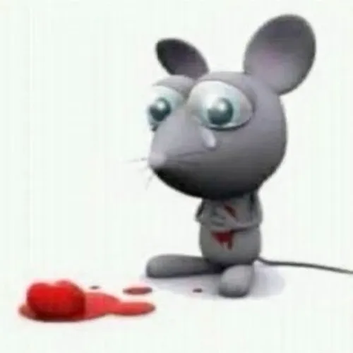 Meme chuột đỏ mắt cực hợp khi bạn bị nói oan