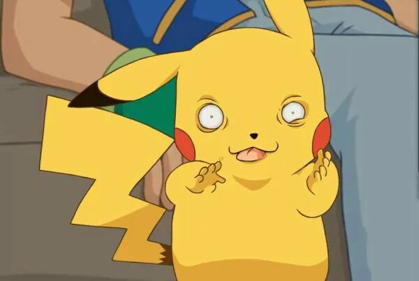 Ảnh chế Pikachu cười gượng giữa tình huống khó xử
