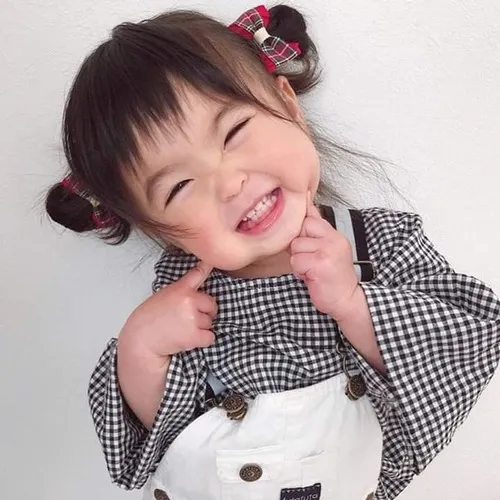 Ảnh vui em bé cười phô má phính, biểu cảm siêu đáng yêu