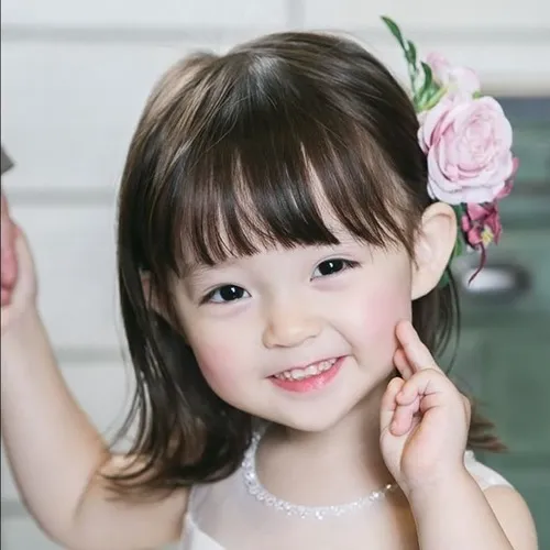 Ảnh chế bé con mỉm cười ánh mắt sáng long lanh siêu cưng