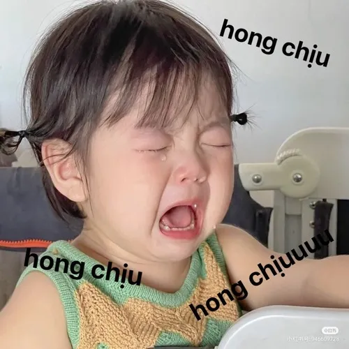 Ảnh meme baby mếu máo lan truyền khắp Facebook