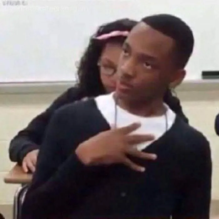 Hình chế anh da đen há mồm kinh ngạc