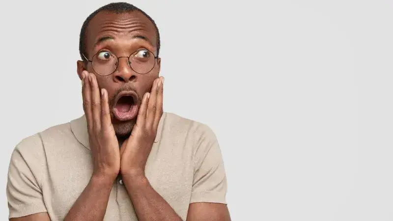 Hình meme vui há hốc mồm phản ứng tình huống “plot twist”