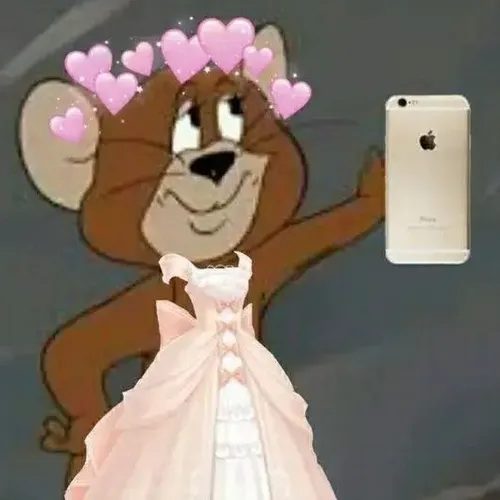 Khoảnh khắc chú chuột nhỏ gợi ánh nhìn méo trong chi tiết nơ