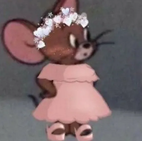 Ảnh vui Jerry hòa cảnh bị bắt gặp cùng hành động ôm váy