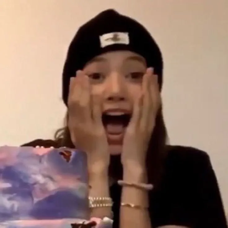 Cảm xúc không thể giấu trong những tấm meme ngạc nhiên khó đỡ