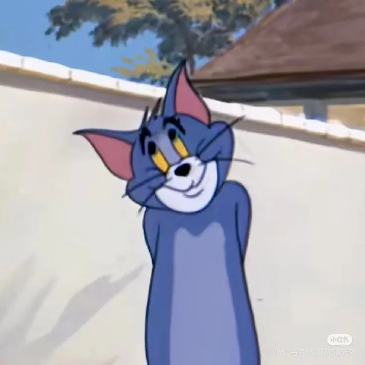 Gương mặt ngơ ngác và phản ứng “ơ kìa” khiến netizen phát sốt