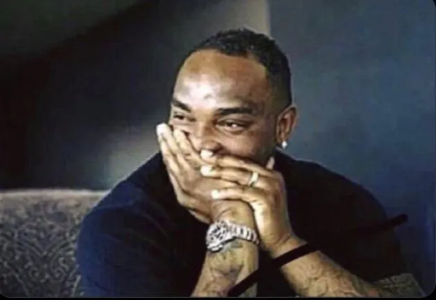 Hình troll khoảnh khắc nghiêm mà lòng muốn cười