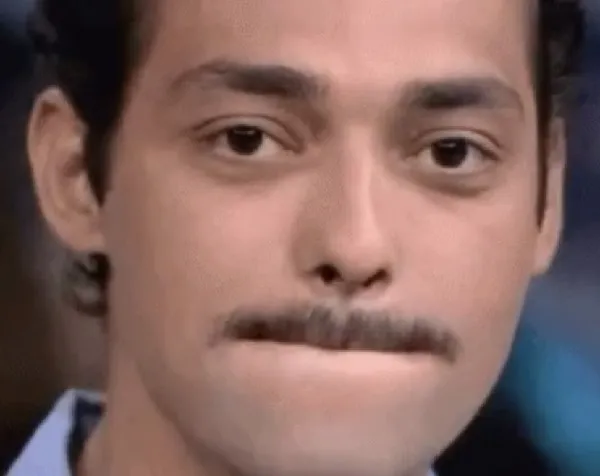 5 Hình meme vui ghi cảnh cố nhịn cười trong họp