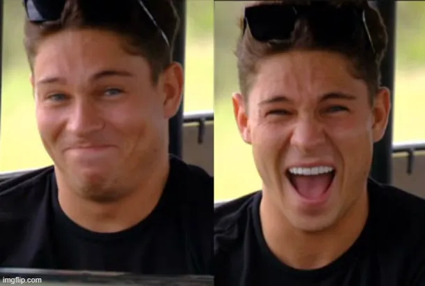 8 Ảnh troll môi mím chặt giấu nụ cười sắp nổ