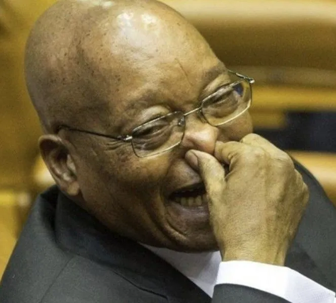 Ảnh troll khoảnh khắc nghiêm túc nhưng mặt sắp cười nổ tung