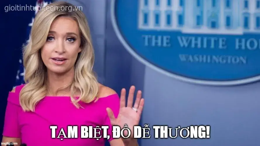 Ảnh chế lời chào Hà Nội, tiếng ve và hương hoa sữa thoảng qua.