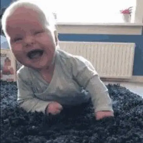 Meme nằm cười và cách mạng xã hội biến nó thành huyền thoại