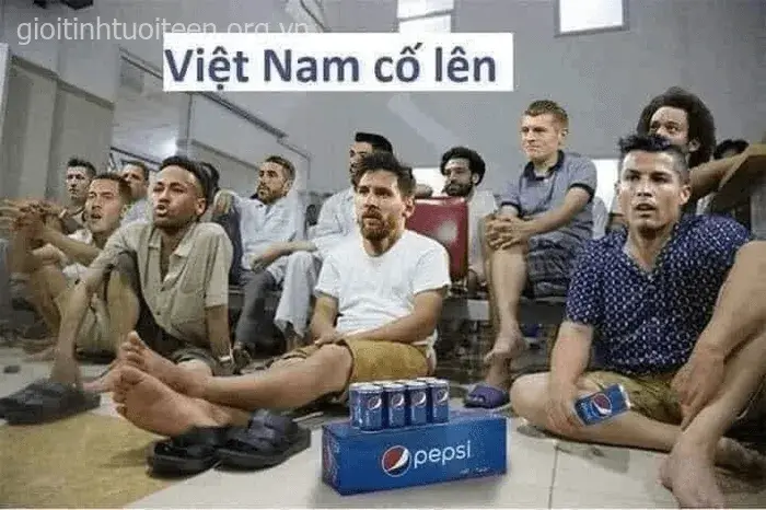 Hình chế meme động viên bạn bè cùng nhau vượt qua deadline