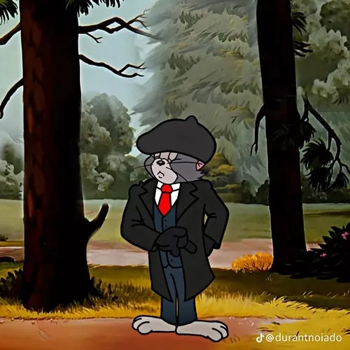 Hình chế biểu cảm mạnh gợi không khí náo loạn quen thuộc