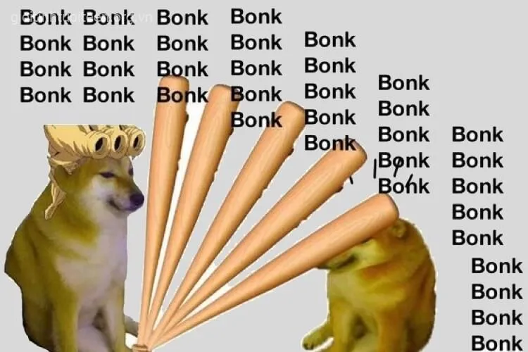 Chú chó Cheems cầm gật bóng chày đập đầu