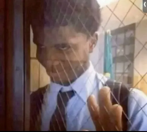 Khoảnh khắc meme cười nửa miệng: dùng khi ai đó bị lật tẩy