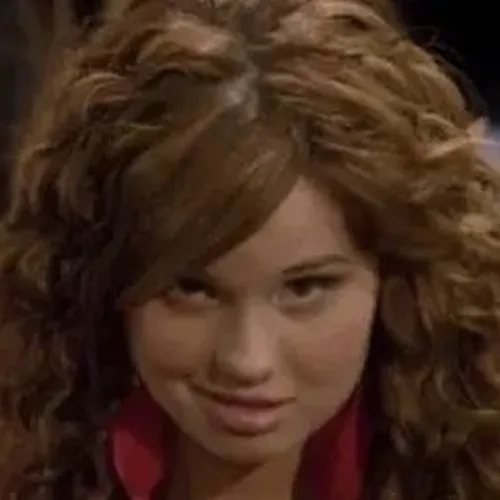 Meme vui cười nhếch mép: biểu cảm “biết rồi đó” trên mạng