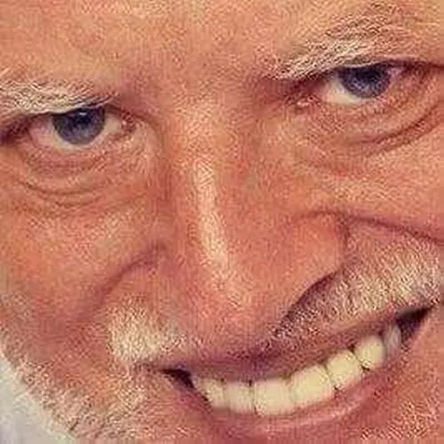 Khi nụ cười đểu trở thành vũ khí mạng xã hội cực bén