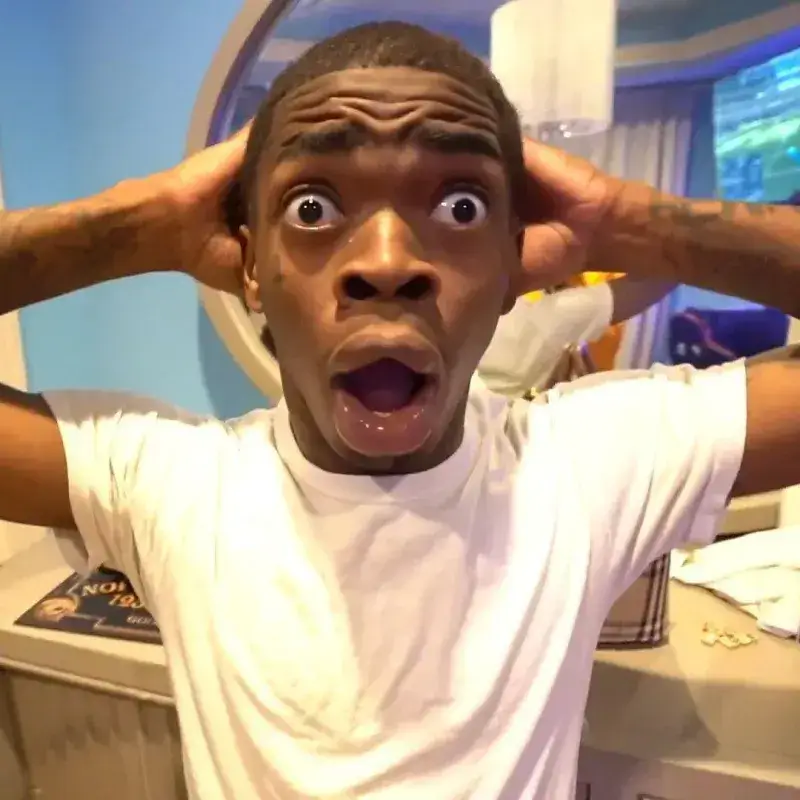 Meme vui phản ứng meme “đơ như tượng” cực thật