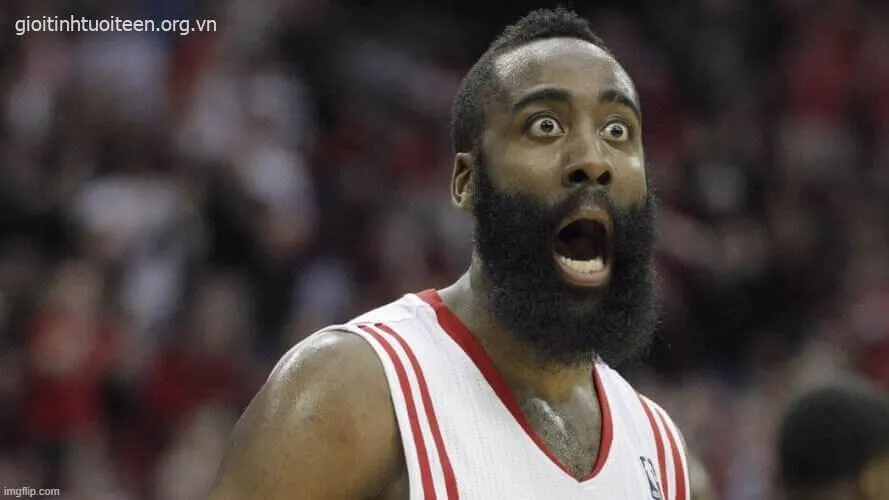 Meme chế phản ứng meta nhìn mà cười khúc khích