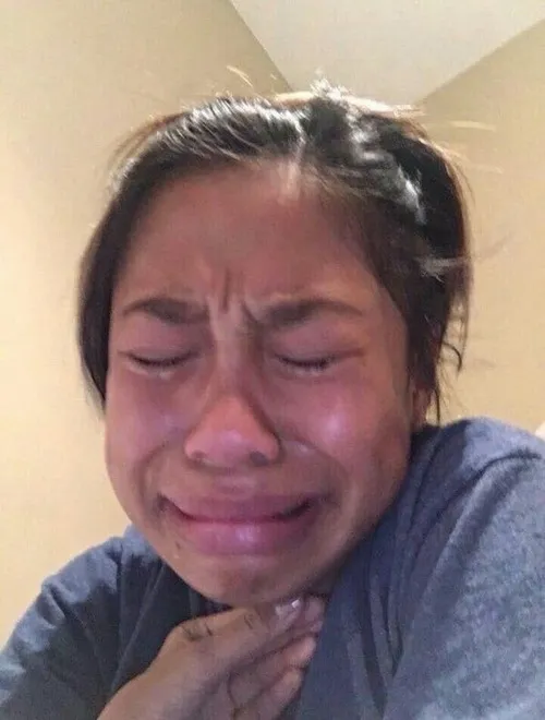 Meme hài tiếng thở dài pha nụ cười gượng gạo