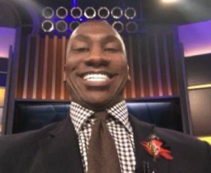 Ảnh anh chàng da đen nở một nụ cười ngượng lúc bị hỏi “em đâu rồi”.