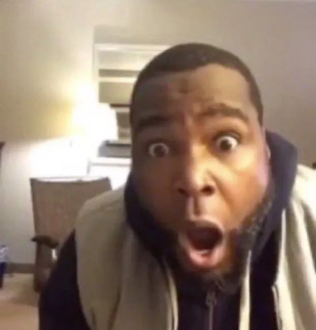 Biểu cảm sốc anh da đen gương mặt nhăn nhó quê