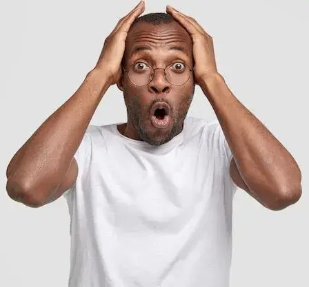 Meme Kevin Hart ôm đầu cạn lời, biểu cảm hài đến khó tả.