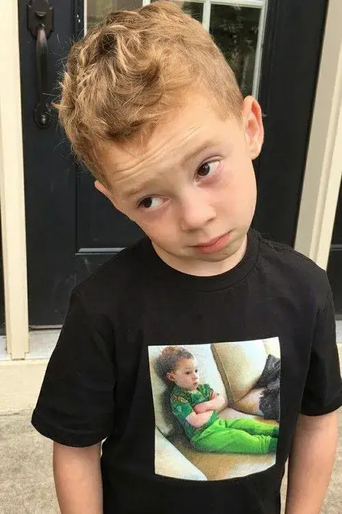 Khi sự soi xét trở thành nghệ thuật qua những góc nhìn hài hước nhất