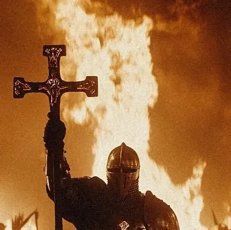 Meme đội Thập Tự Chinh cầm thánh giá