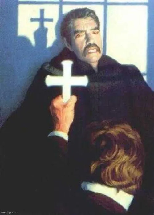 Meme người giơ cây thánh giá chống lại điều kỳ dị ngay trước mặt