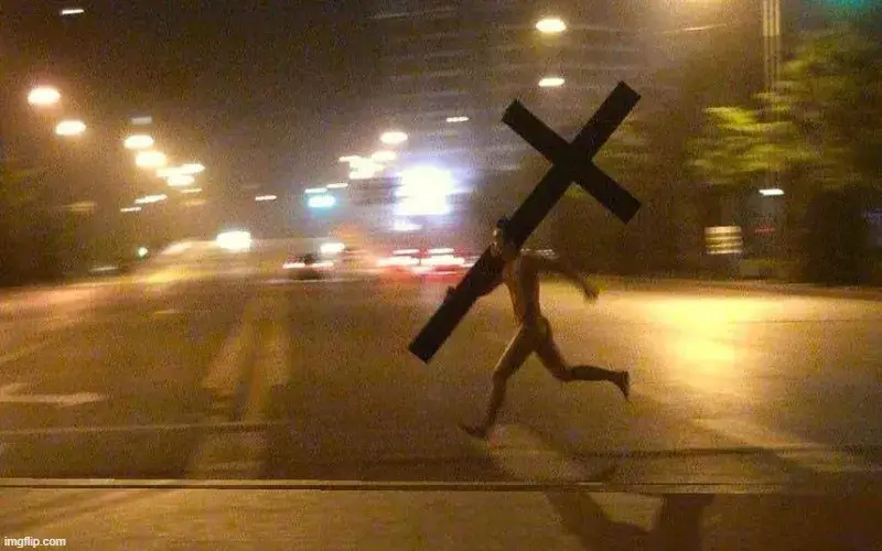 Khi sợ hãi hóa thành tiếng cười nhờ cây thánh giá