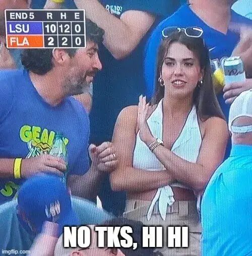 Khi lời nói bất lực, để meme chê lên tiếng thay bạn