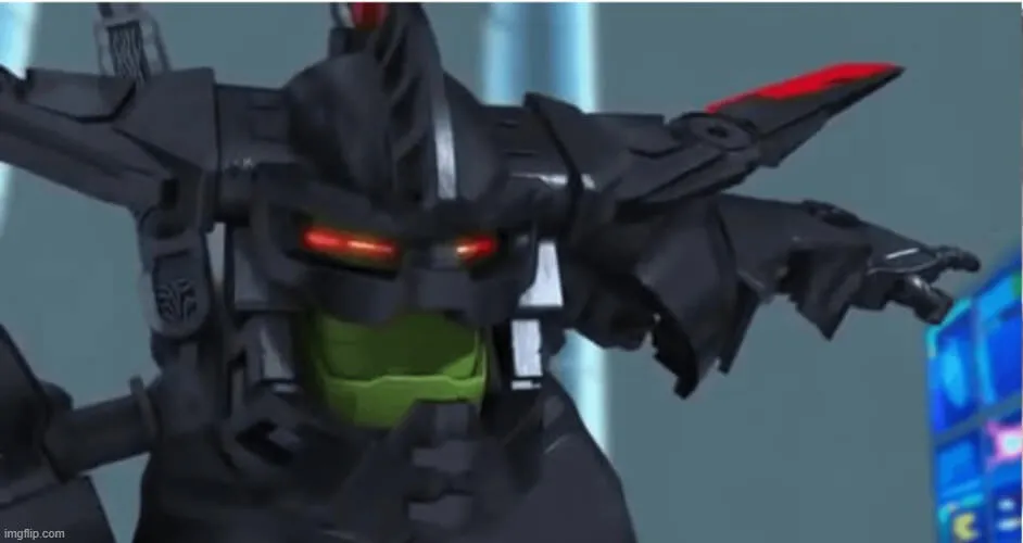 Ảnh hài chỉ tay vòng tròn gây tranh cãi trong bình luận