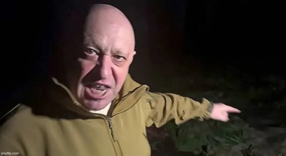 Hình troll ánh mắt tố cáo pha trộn biểu cảm hoang mang