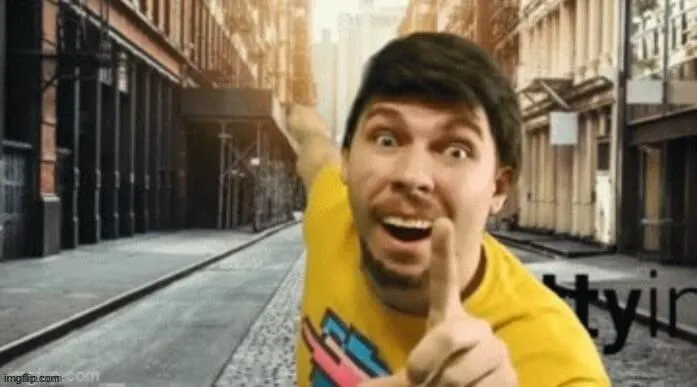 Khi bạn bị nghi oan nhưng vẫn chỉ tay ra sau cho vui