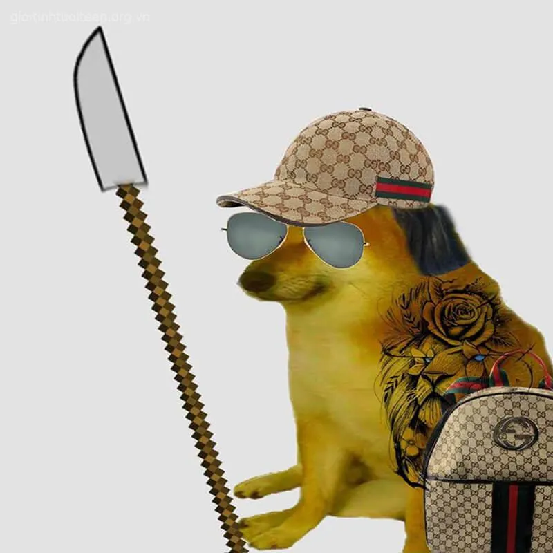 Chú chó Cheems cầm phóng lợn rất dài