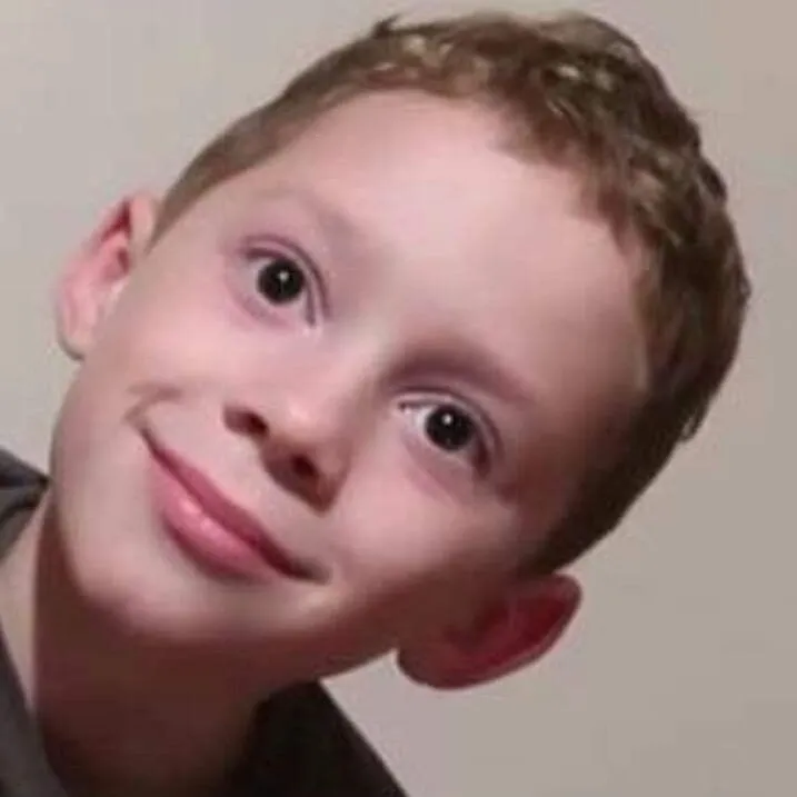 Meme cười bất lực khi vừa muốn bỏ cuộc vừa không nỡ.