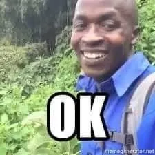 Nét mặt méo mó kèm nụ cười gượng khó quên