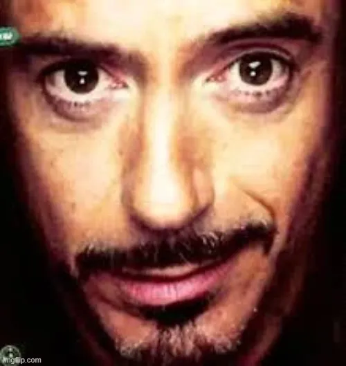 Hình vui kiểu cười khinh bỉ mang sắc thái sang chảnh